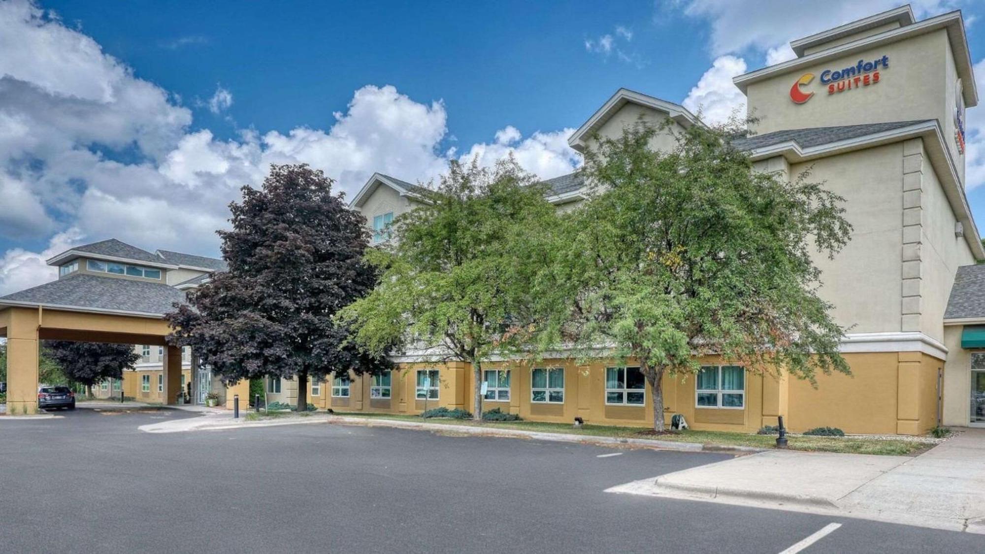 Comfort Suites Madison West Exterior photo